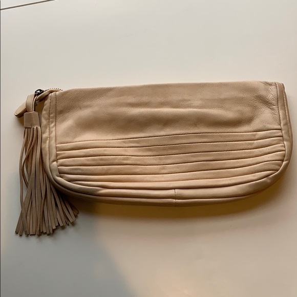 clutch - Picture 2 of 2